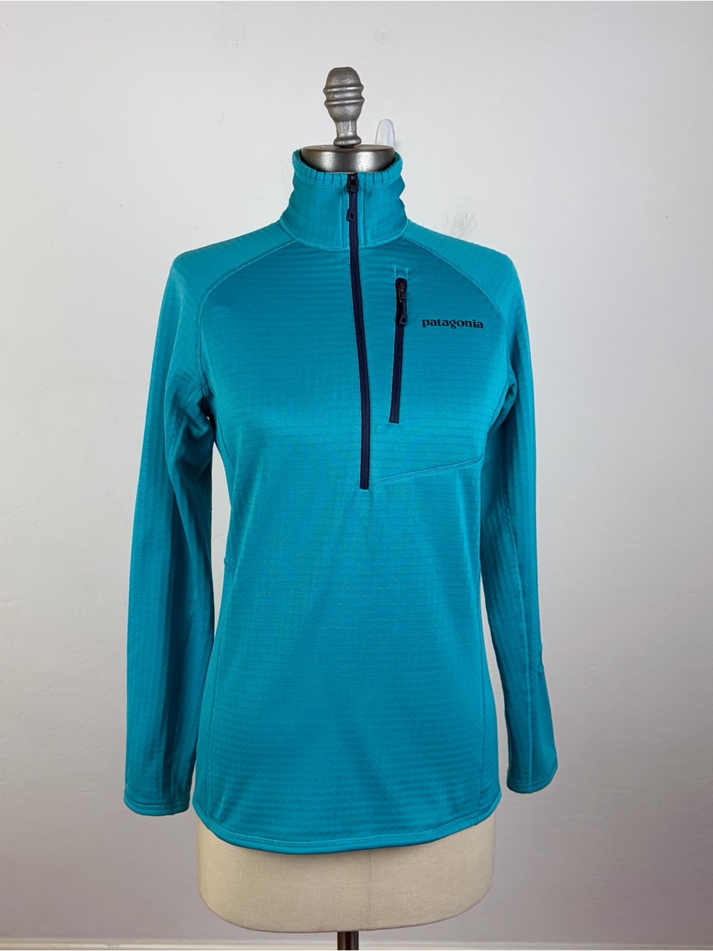 Patagonia R1® Pullover in Ultramarine